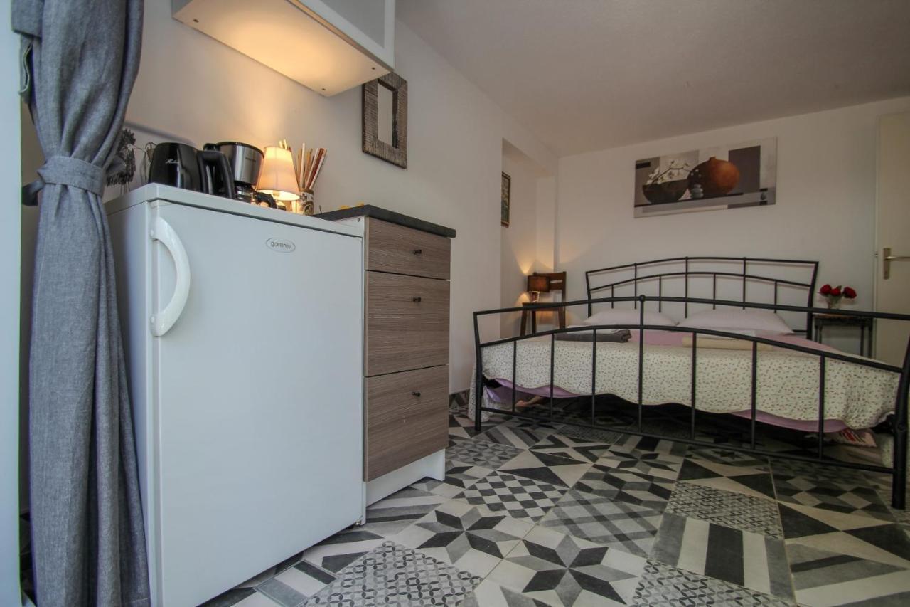 Carla Guest House Novigrad  Exterior photo